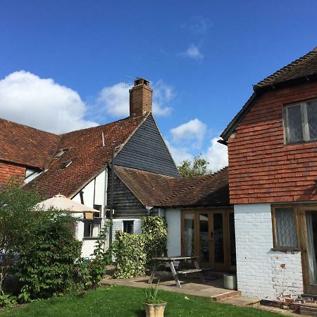 Hurst Hill Dunsfold Exterior photo