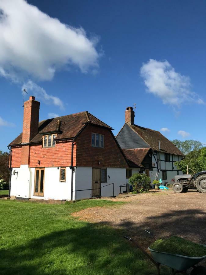 Hurst Hill Dunsfold Exterior photo
